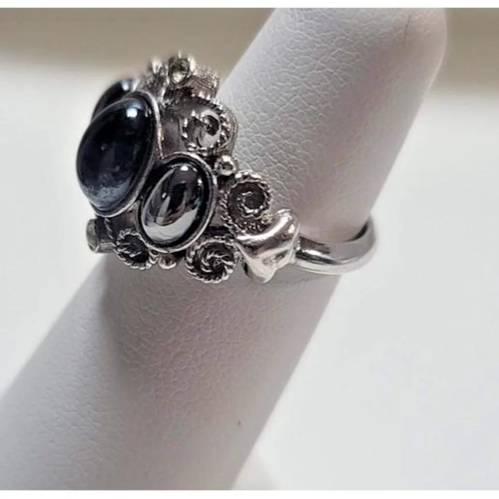 Avon Silver Tone Black Glass Ring adjustable 4‎ Oval Cabochon Cocktail Statement